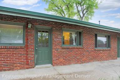 Main picture of 4668 S Lincoln St