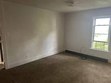 Main picture of 539 1/2 Washington St