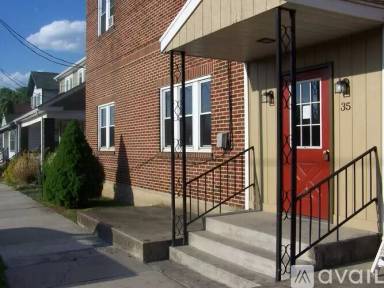 Main picture of 35 Carlisle Springs Rd