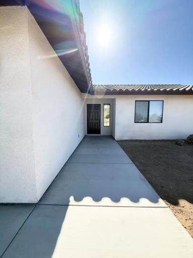 Main picture of 7350 Goleta Ave