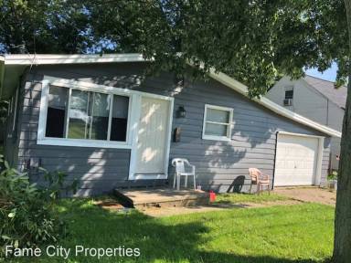 Main picture of 2646 Harmont Ave NE