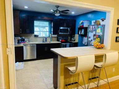 Main picture of 310 Cadima Ave