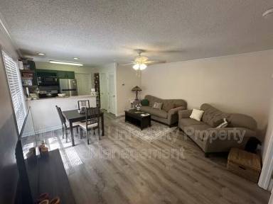 Main picture of Capstone Quarters