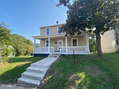 Main picture of 360 Day Ave SW