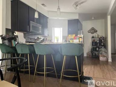 Main picture of 1112 N Oakley Blvd