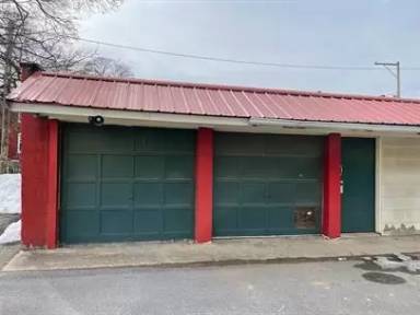 Main picture of 144 Fairground Ave