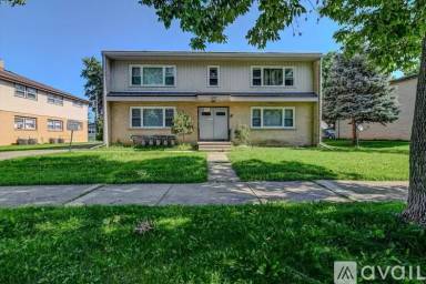 Main picture of Lake Point Drive Apartments