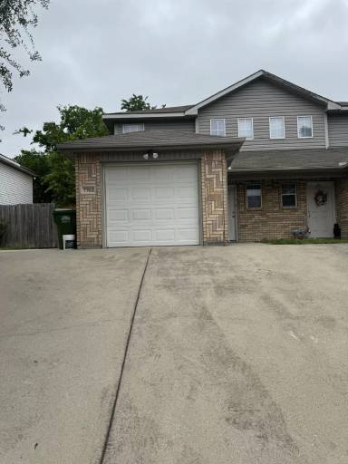 Main picture of 7702 Downe Dr