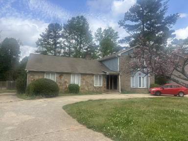Main picture of 2124 Fairway Ct SE