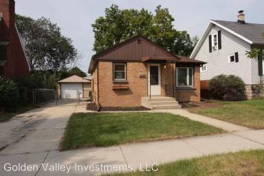 Main picture of 1611 S 88th St
