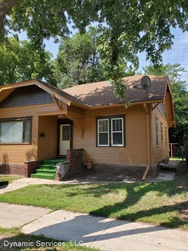 Main picture of 807 S Summit Ave