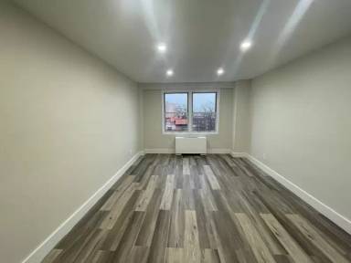 Main picture of 751 S Broad St