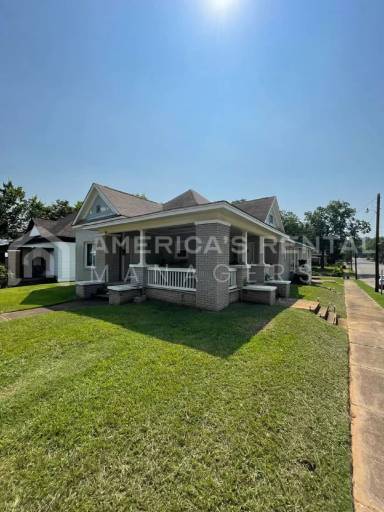 Main picture of 1701 Berkley Ave