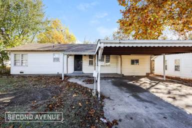 Main picture of 1012 S Locust Dr