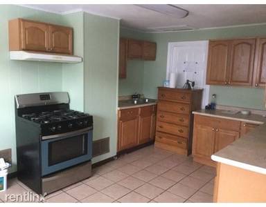 Main picture of 11 Lewiston St