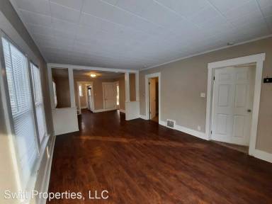 Main picture of 3845 Bowdoin St
