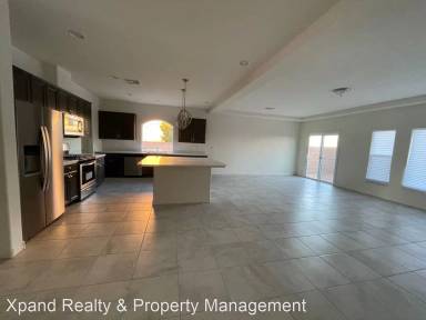 Main picture of 9746 Hawk Crest St
