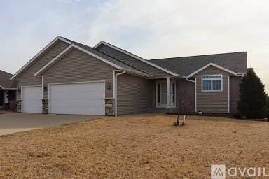 Main picture of 2204 Rolling Green Ln