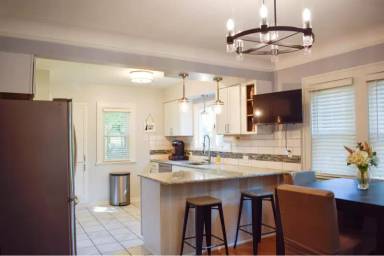 Main picture of 542 Fairfield Ave NW