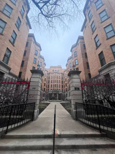 Main picture of Commodore Condominium