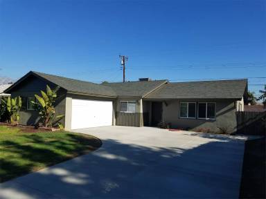 Main picture of 9825 Greenwood Ave