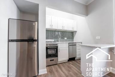 Main picture of 420 W Melrose St