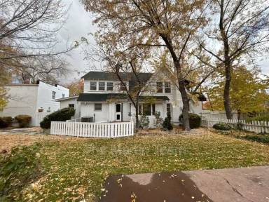 Main picture of 901 Walker Ave