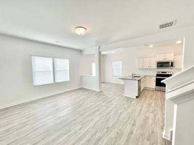 Main picture of 112 Gaelic Dr