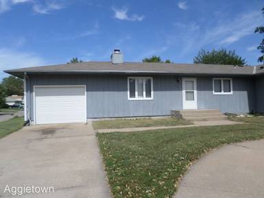 Main picture of 2008 Shirley Ln