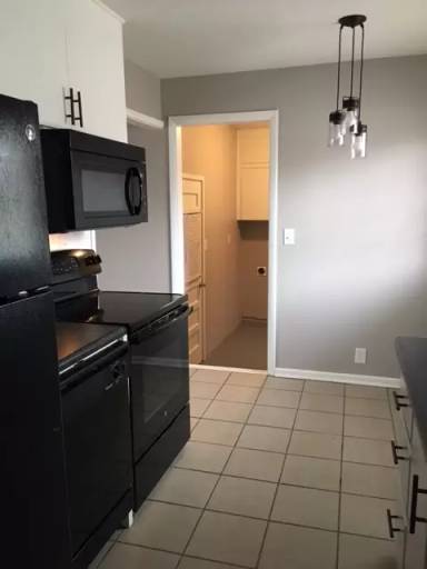 Main picture of 1420 E Alturas St