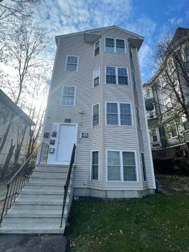 Main picture of 69 Clifford St