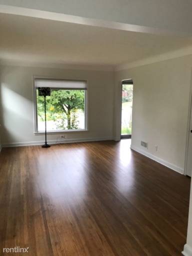 Main picture of 1528 Lexington Pkwy N