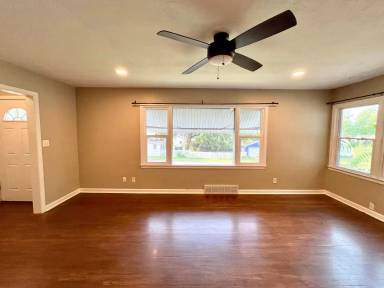 Main picture of 700 Ratone St