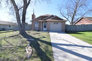 Main picture of 905 Haynes Dr