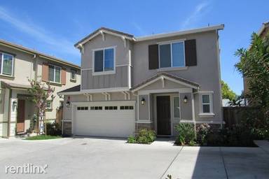 Main picture of 114 Belle Harbor Cir