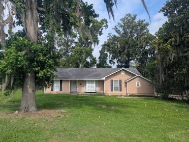 Main picture of 5060 SE 35th Ave
