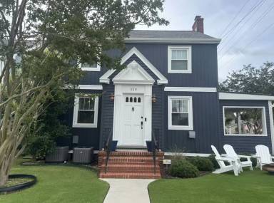 Main picture of 2207 Arctic Ave