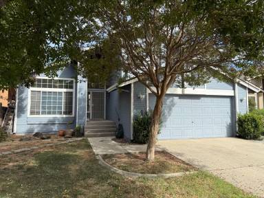 Main picture of 1616 Walnut Blossom Way