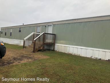 Main picture of 300 Leavie Dr