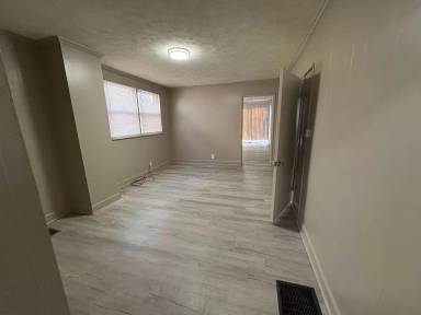 Main picture of 602 W Hanssler Pl