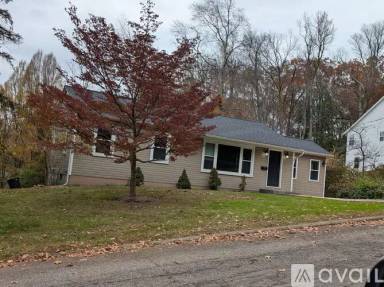 Main picture of 1009 E High St