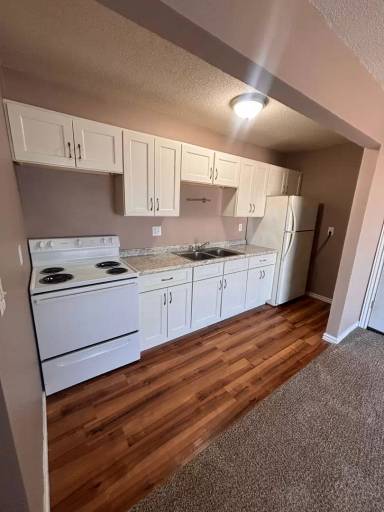 Main picture of 3216 Grand Ave