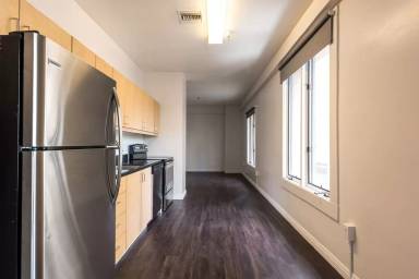 Main picture of 1041 6th Ave