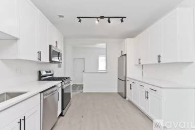 Main picture of 2470 N Lincoln Ave