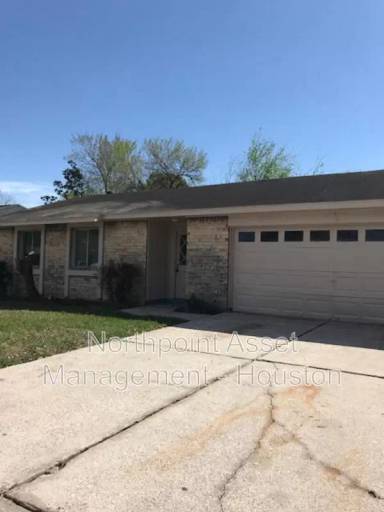 Main picture of 9902 Hummingbird St