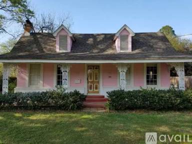 Main picture of 119 Elm St