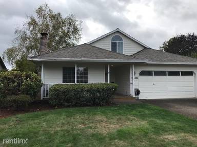 Main picture of 5338 NE Farmcrest St