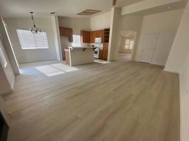 Main picture of 595 Martha Ct