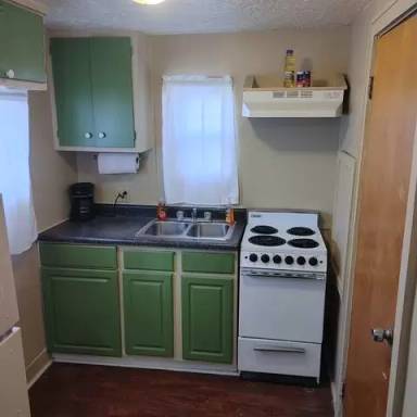 Main picture of 412 W Saginaw St
