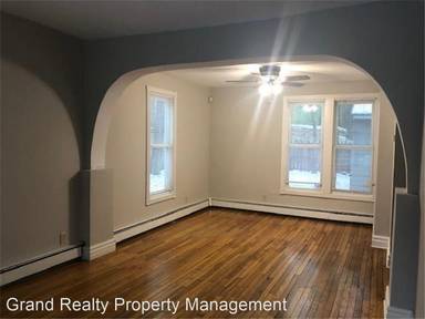 Main picture of 216 W 29th St
